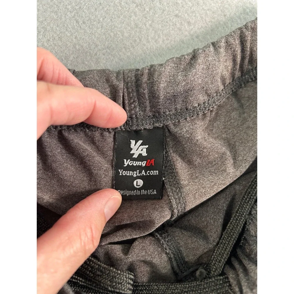 YoungLA Athletic Shorts Mens Size Large Gray Zipper Pockets Reflective‎ Logo